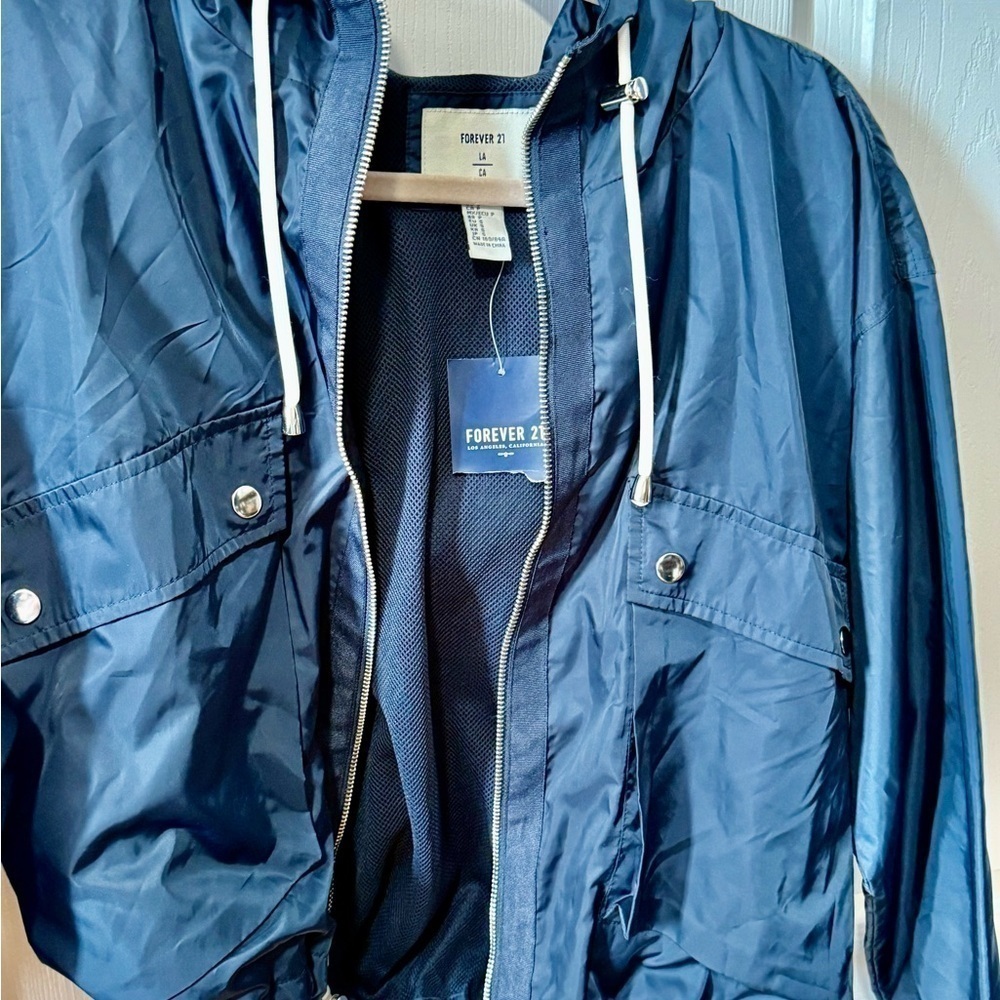 Women Forever 21 New Crop Rain Jacket Size S​​​​​​​​​​​​​ - Picture 3 of 4